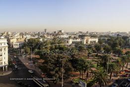Image du Maroc Professionnelle de  Le Tribunal de première instance de Casablanca, conçu sur la Place Mohammed V (ex-place Administrative et Place des Nations Unies) par l'architecte Joseph Marrast entre 1920 et 1923, Le Palais de Justice de Casablanca représente un bijou architectural de l'époque coloniale. Entouré d'un grand jardin dont le concept n'est pas comme les autres, au début du siècle dernier (20e) on a planté de grands palmiers ainsi que d’autres végétaux pour réduire l’angoisse de tous ceux qui ont une affaire au Palais de Justice, Mercredi 13 Novembre 2009. (Photo / Abdeljalil Bounhar)